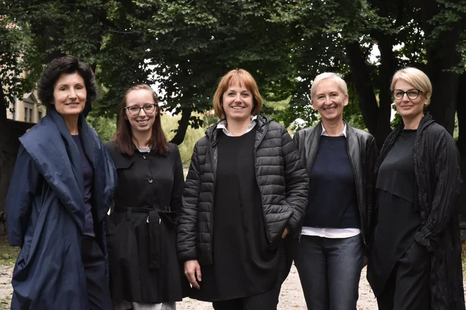 Od leve proti desni: Nives Čorak, Tina Gradišer, Barbara Viki Šubic, Špela Kuhar in&nbsp;Polona Filipič Foto CAS