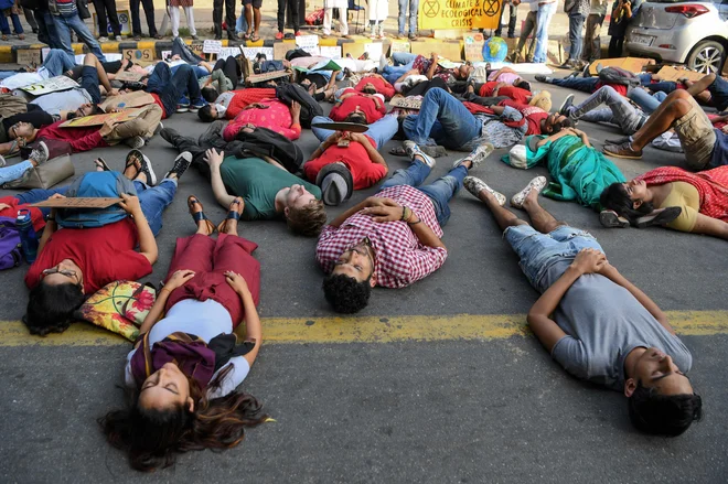 Udeleženci shoda v New Delhiju. FOTO: Prakash Singh/AFP