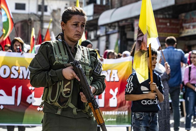 Demonstracije Kurdov proti turški invaziji. FOTO: Delil Souleiman/Afp