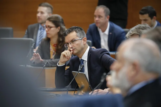 Premier Šarec se bo jutri sestal še z dvema skupinama nezadovoljnih s politiko vlade &ndash; s predstavniki delodajalcev in sindikatov, ki sodelujejo v ekonomsko-socialnem svetu. FOTO:Uroš Hočevar