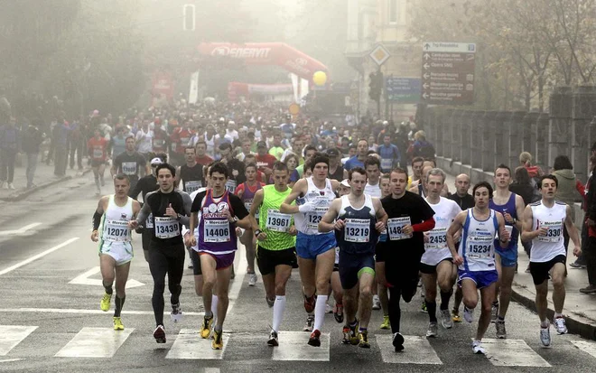 Za ljudi z vadbeno astmo so nekatere vrste rekreacije bolj primerne kot druge. FOTO: Matej Družnik/Delo
