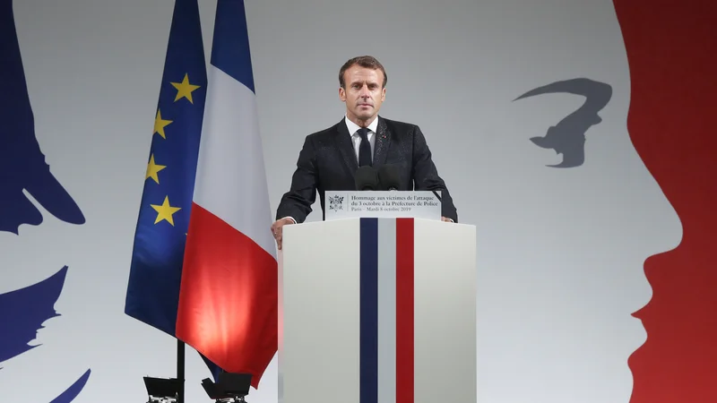 Fotografija: Po oceni analitikov bo francoski predsednik Emmanuel Macron sprejel odločitev pet minut pred dvanajsto. FOTO: Benoît Tessier/Reuters