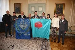 Zastavi obeh Goric. Foto Mong