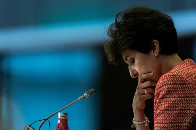 Številni očitki Francozinji Sylvie Goulard, a za seboj ima francoskega predsednika Emmanuela Macrona. FOTO: Kenzo Tribouillard/AFP