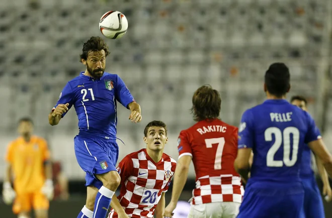 Na Poljudu so pred dobrimi štirimi leti in pred praznimi tribunami zadnji gostovali Italijani na čelu z Andreo Pirlom (levo), Gianluigijem Buffonom, selektorjem Antoniom Contejem. FOTO: Reuters