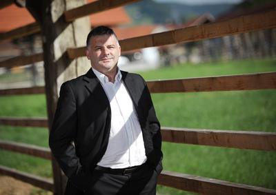 Rupert Gole je kot župan Šentruperta, občine kozolcev, v Energetiki videl občinski strateški steber. FOTO: Jože Suhadolnik/Delo