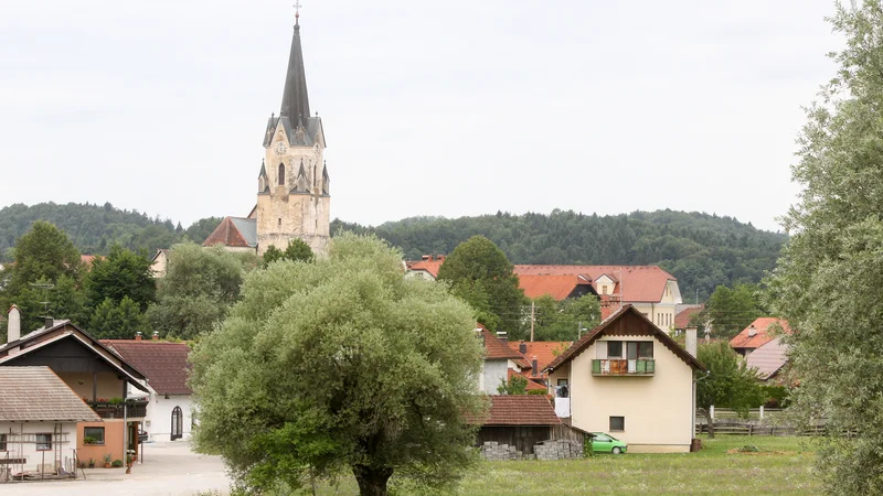 Fotografija: Dolg občine Šentrupert se zmanjšuje, a vračilo Polfinove varščine še vedno grozi proračunu. FOTO: Marko Feist