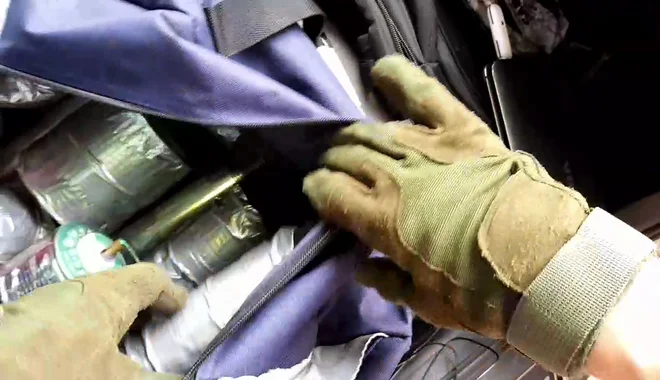 V avtomobilu napadalca so našli štiri kilograme eksploziva. FOTO: AFP