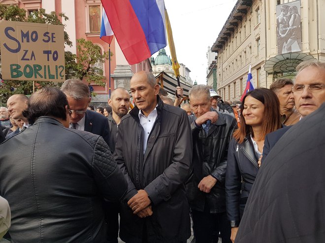Janez Janša na protestnem shodu Rešimo Slovenijo. FOTO: S. K.