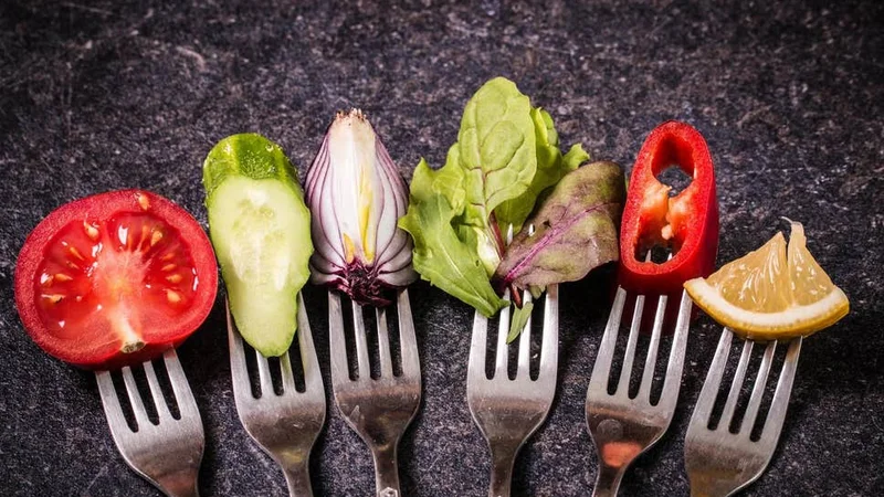 Fotografija: Verjetnost, da bo vsakodnevna veganska prehrana izpolnila vse naše potrebe, je žal majhna. Foto Shutterstock