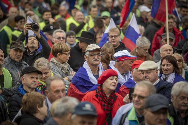 Protestni shod Rešimo Slovenijo na Prešernovem trgu v Ljubljani. FOTO: Voranc Vogel/Delo