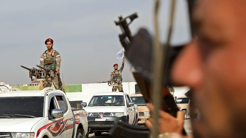 Fotografija: Turčija je invazijo, ki je namenjena razbitju kurdskih ozemeljskih, vojaških in političnih povezav, pripravljala vsaj pol leta. FOTO: Zein Al Rifai/AFP