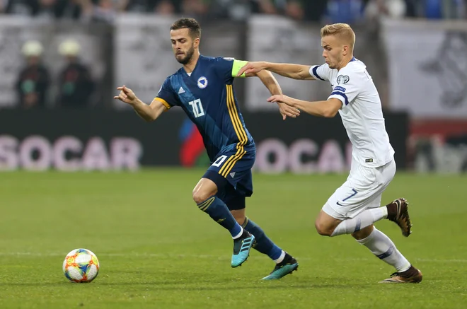 V odsotnosti Edina Džeka je bil prvi zvezdnik BiH Miralem Pjanić vse, kar zvezdnik njegovega kova mora biti: vodja, učinkovit, motor. FOTO: Reuters