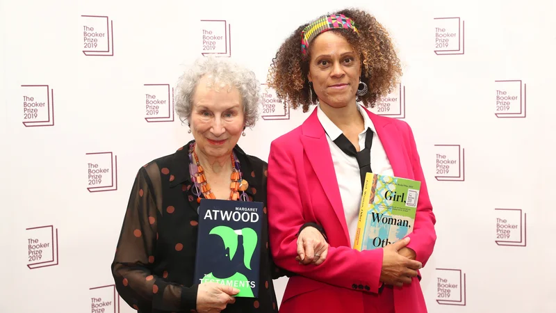 Margaret Atwood in Bernardine Evaristo. FOTO: Simon Dawson/Reuters