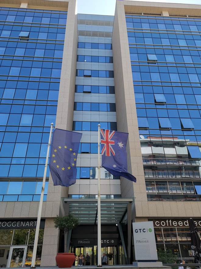 Stavba delegacije EU v Novem Beogradu. FOTO: Milena Zupanič