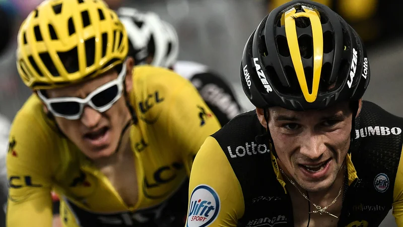 Fotografija: Primož Roglič (desno, ob njem Geraint Thomas) je lani Tour končal na 4. mestu, prihodnje leto bo bržkone meril višje. FOTO: AFP