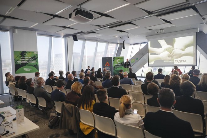 Konferenca Izvažajmo pametneje - kako krepiti vrednost slovenskega izvoza. Foto Uroš Hočevar/Delo