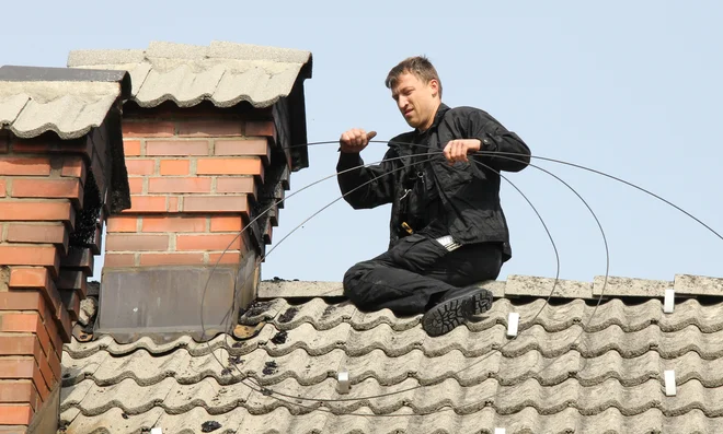 Dimnikarji svojih strank nočejo prijavljati inšpekciji. FOTO: Boštjan Fon