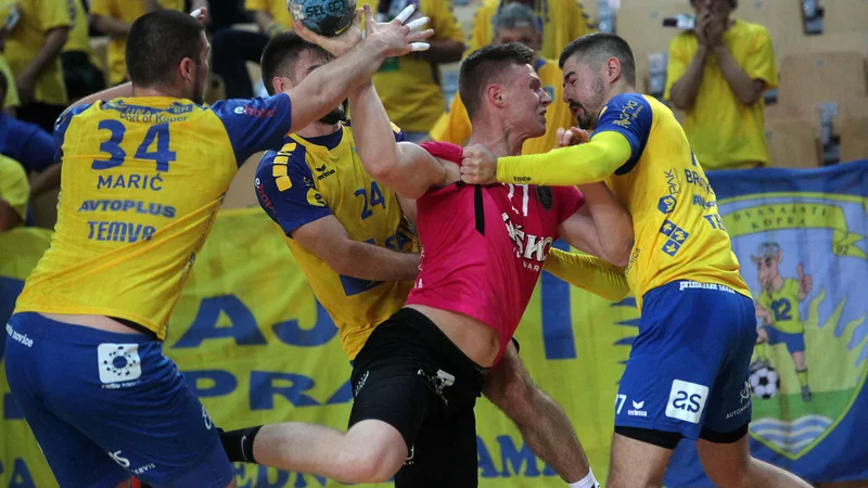 Fotografija: Celjani (v rožnatem Kristjan Horžen) so iz Kopra odnesli ves plen. FOTO: Mavric Pivk