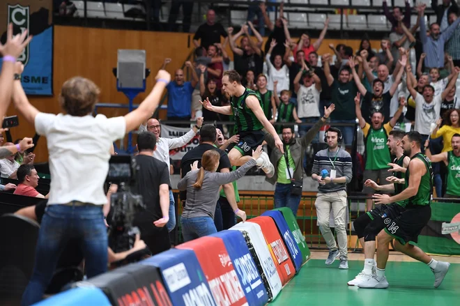 Klemen Prepelič se je takole veselil čudežnega koša. FOTO: Eurocup