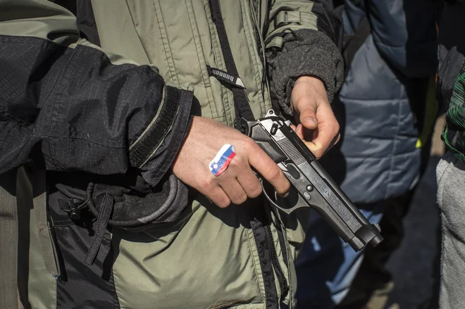 O novi legalizaciji orožja na MNZ ne razmišljajo. FOTO: Voranc Vogel/Delo