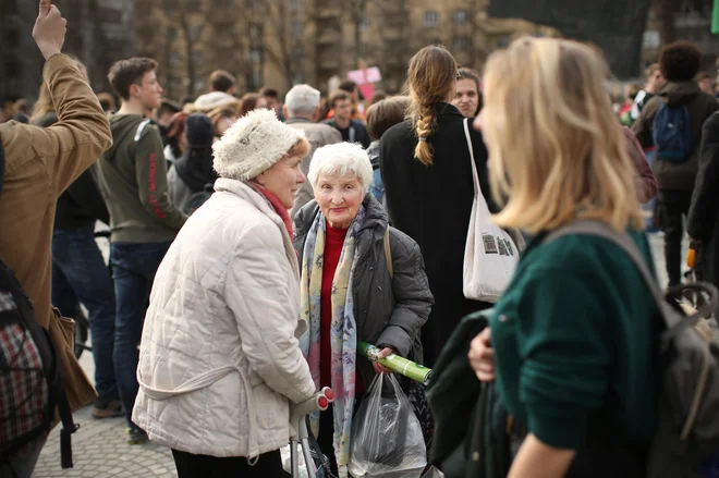 Storitve dolgotrajne oskrbe bo po projekcijah leta 2050 nujno potrebovalo devet od desetih ljudi, starejših od 80 let. Foto Jure Eržen