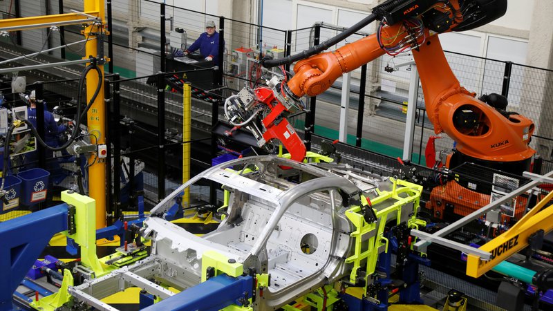 Fotografija: Produktivnost kljub robotizaciji in umetni inteligenci ne raste. Foto Reuters
