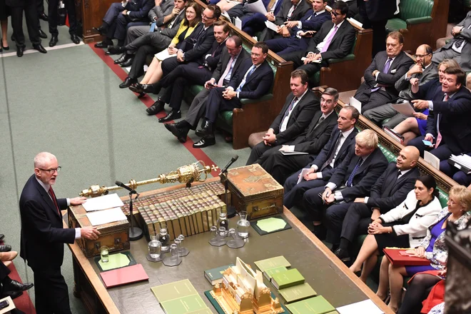 Britanski parlament je trikrat zavrnil ločitveni sporazum, ki ga je iz Bruslja prinesla Johnsonova prehodnica Theresa May. Foto: Reuters