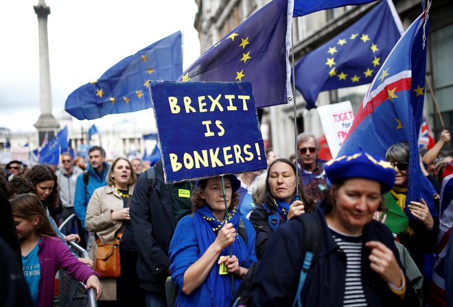 Poslance je B. Johnson opozoril, da EU morda ne bo želela še v tretje prestaviti datuma brexita. FOTO: Henry Nicholls/Reuters
