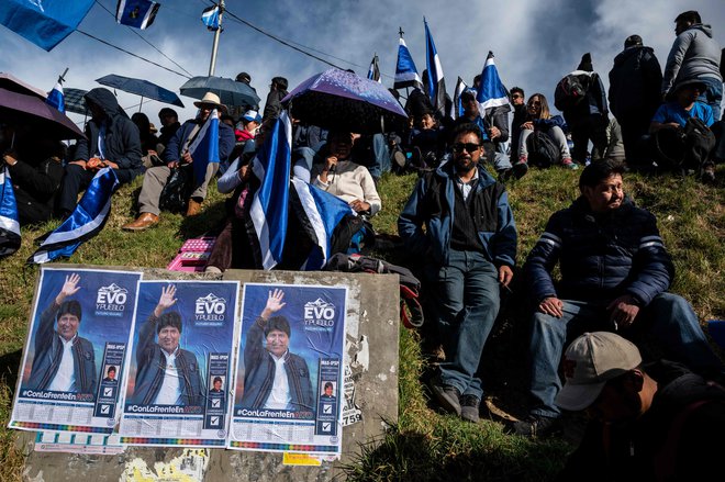 Gre okrnjeno podporo Moralesu razumeti kot začetek konca njegove vladavine? FOTO: Pedro Ugarte/AFP
