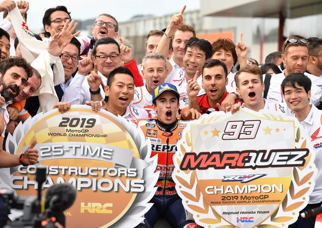 Marc Marquez se je veselil že jubilejne desete zmage v sezoni, njegova Honda pa se je predčasno dokopala tudi do konstruktorske lovorike. FOTO: Tošifumi Kitamura/AFP