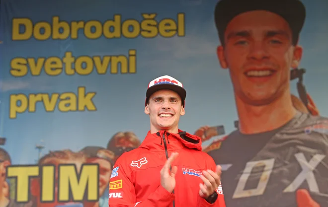 Tim Gajser se je odlično znašel tudi onstran luže. FOTO: Tadej Regent/Delo
