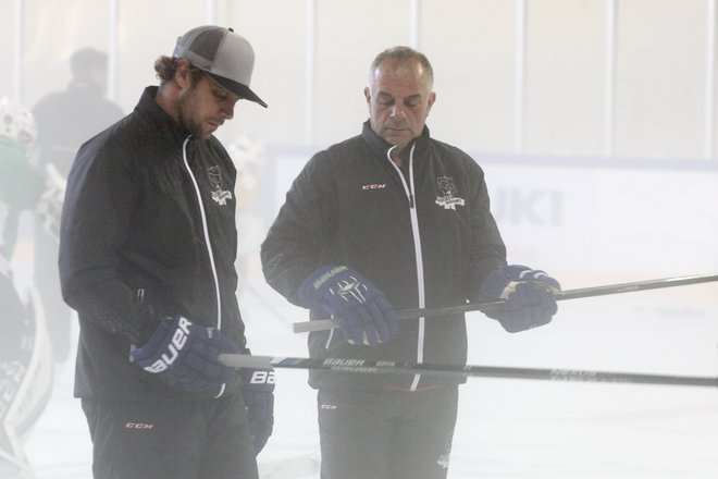 Že vrsto let pomaga sinu Anžetu Kopitarju med poletnimi pripravami za sezono v NHL. FOTO Marko Feist/Delo