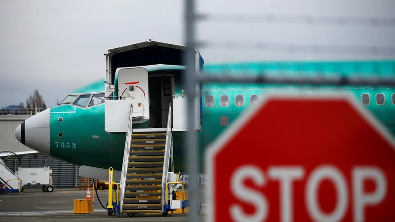 Fotografija: Iz ameriške Zvezne uprave za zračni promet (FAA) so prejšnji teden sporočili, da pred letom 2020 ne bodo dovolili vrnitve letal 737 max v promet. FOTO: Lindsey Wasson/Reuters