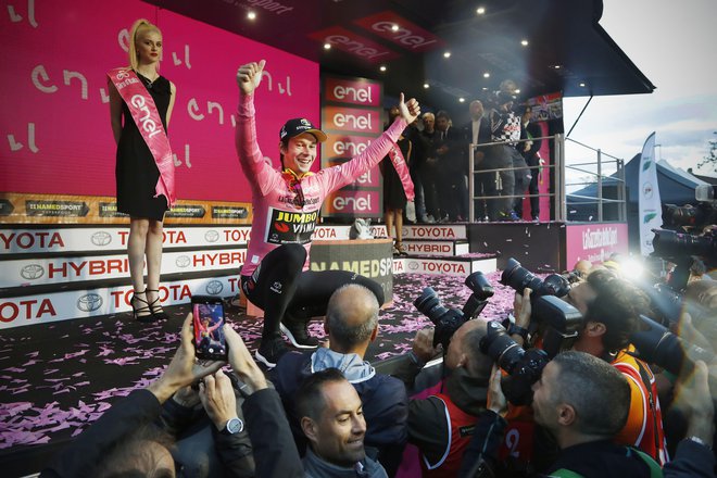 Primož Roglič je na Giru slavil dve etapni zmagi, pet dni je nosil tudi rožnato majico, dirko pa je končal na 3. mestu. FOTO: Leon Vidic/Delo