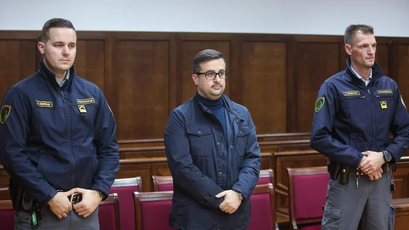 Fotografija: Aleksander Vettorazzi očitke odločno zavrača in tarna, da ima uničen posel. FOTO: Tomaž Primožič/Fpa
