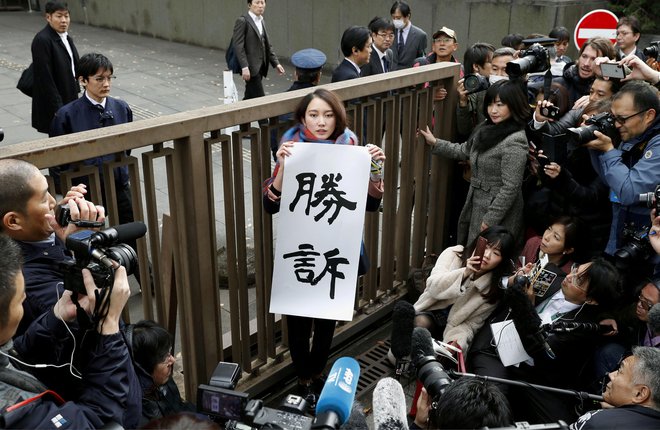 Raziskava iz leta 2017 je pokazala, da na Japonskem le štiri odstotki žrtev posilstva napad prijavi policiji. FOTO: Kyodo Via/Reuters