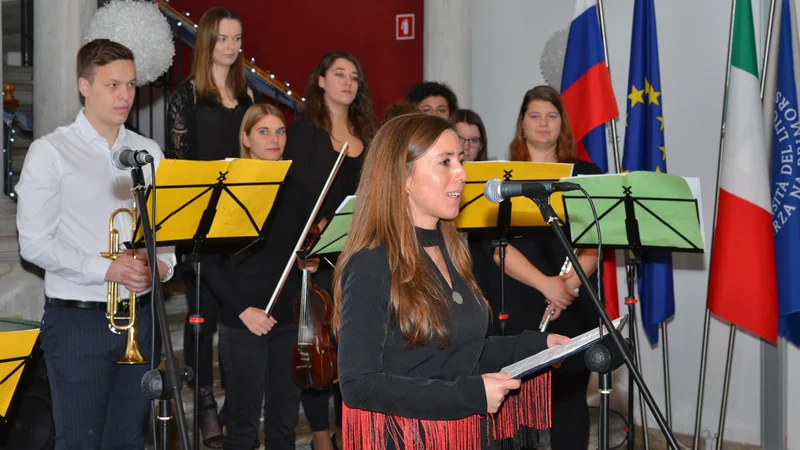 Fotografija: Nova rektorica Univerze na Primorskem Klavdija Kutnar je ponosna na dediščino svojega predhodnika Dragana Marušiča. FOTO: Univerza na Primorskem