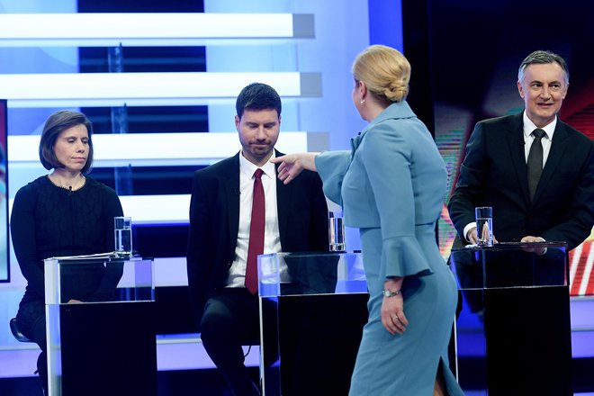Ivan Pernar in Katarina Peović se nista hotela rokovati s predsednico Kolindo Grabar-Kitarović. FOTO: Cropix