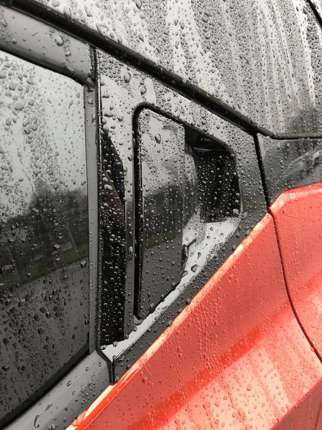 Zadnja vrata premorejo posebno odpiranje. FOTO: Aljaž Vrabec
