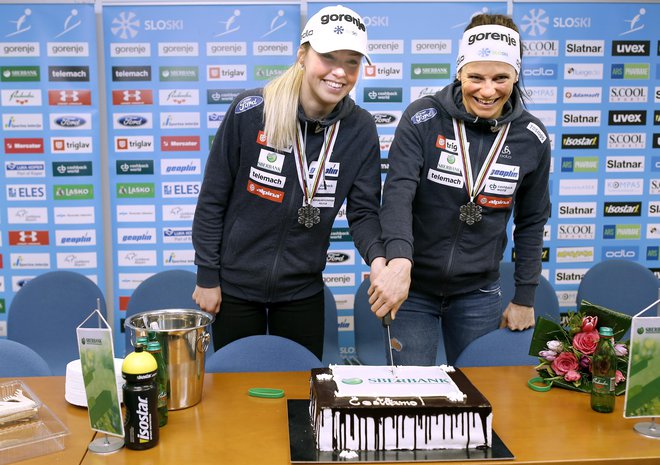 Skupaj z Anamarijo Lampič sta se v prejšnji sezoni veselili srebrne kolajne na svetovnem prvenstvu. FOTO: Blaž Samec/Delo