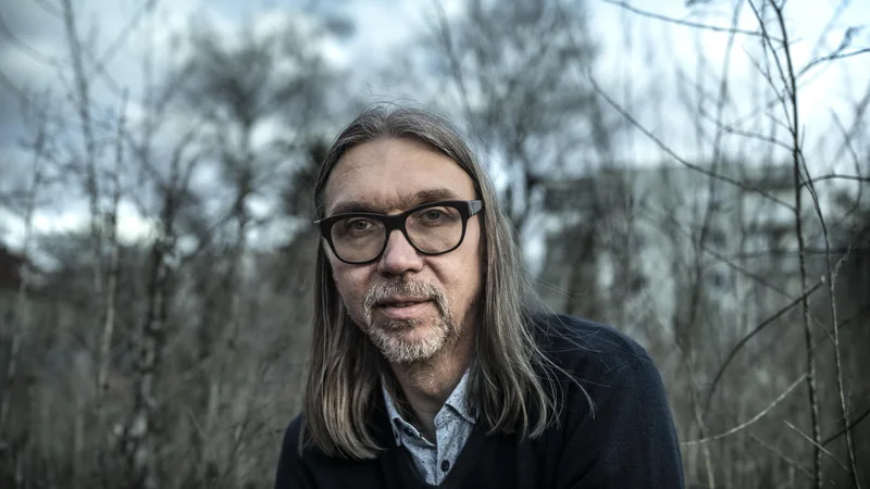 Fotografija: Marsikdo ne ve, da Robert Friškovec ne pomaga le zaprtim, ampak tudi njihovim žrtvam in svojcem. FOTO: Voranc Vogel/Delo