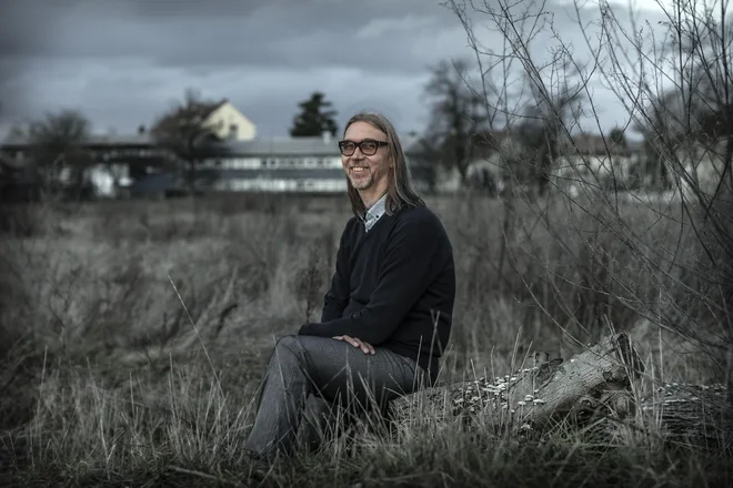 »Žrtve kaznivih dejanj mi velikokrat povedo, da se počutijo ogoljufane,« pojasnjuje zaporniški duhovnik Robert Friškovec. FOTO: Voranc Vogel/Delo