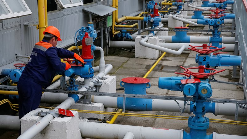 Fotografija: Ukrajina je doslej za tranzit ruskega plina dobivala na leto okoli tri milijarde dolarjev na leto. FOTO: Reuters