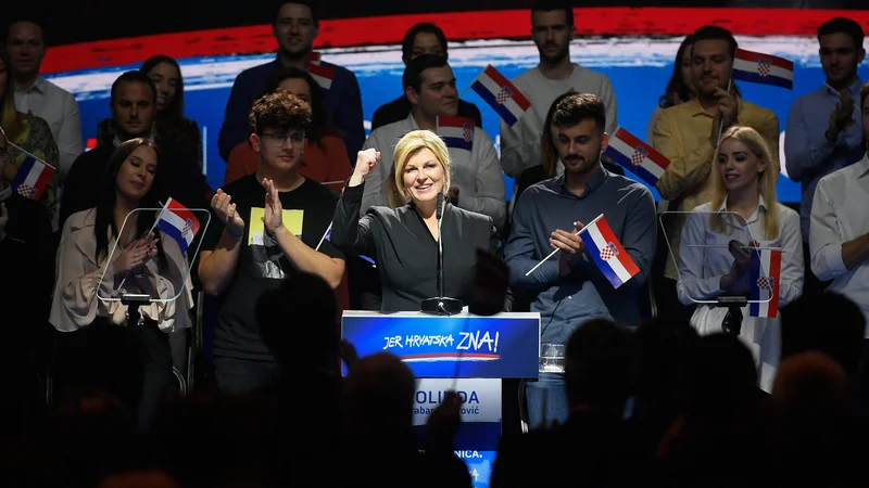 Fotografija: Kolinda Grabar Kitarović je prva hrvaška predsednica. Ali ji bo uspelo ponoviti mandat, bo bržkone jasno 5. januarja. FOTO: Goran Mehkek/Cropix