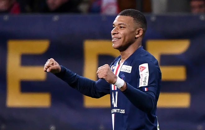 Kylian Mbappe je le eden od mnogih asov v vrstah odlične francoske reprezentance. FOTO: AFP