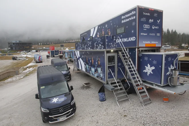 Meglena Planica ni ponujala prav lepe podobe. FOTO: Mavric Pivk/Delo