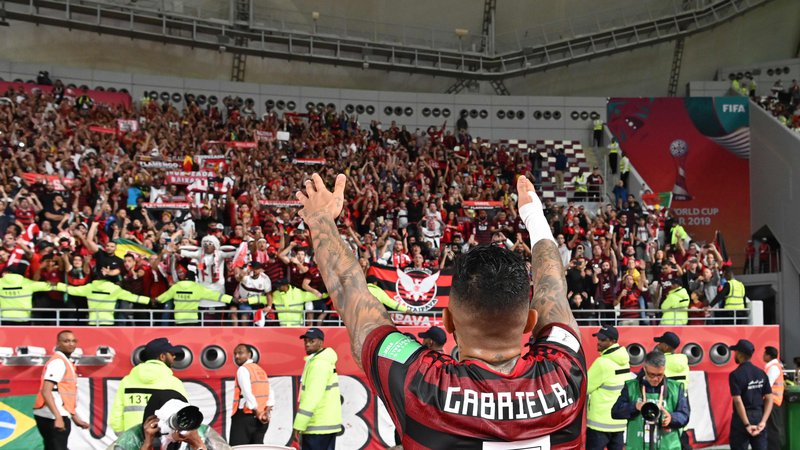 Fotografija: Flamengov napadalec Gabriel Barbosa (Gabigol) je spoznaval značilnosti evropskega nogometa v majici Interja. Brazilci imajo v Katarju odlično podporo rojakov. FOTO: AFP