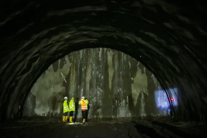 Gradnja druge cevi predora Karavanke na avstrijski strani. FOTO: Jože Suhadolnik/Delo