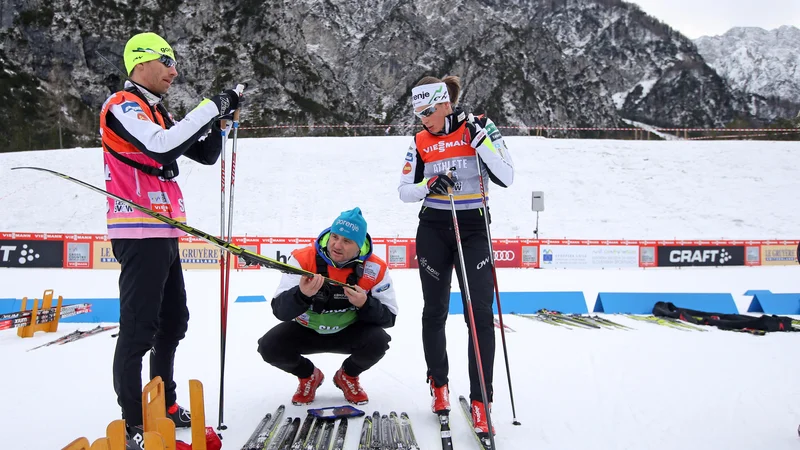 Fotografija: Nejc Brodar (levo), Marko Gracer in Vesna Fabjan so imeli v Planici polne roke dela. Foto Matej Družnik